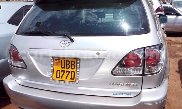 Acheter Occasion Voiture Toyota Harrier Blanc à Kampala, Ouganda Acheter Occasion Voiture Toyota Harrier Blanc à Kampala, Ouganda