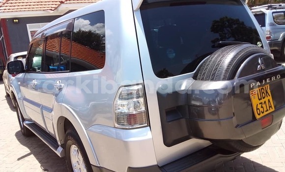 Acheter Occasion Voiture Mitsubishi Pajero Gris à Kampala, Ouganda Acheter Occasion Voiture Mitsubishi Pajero Gris à Kampala, Ouganda