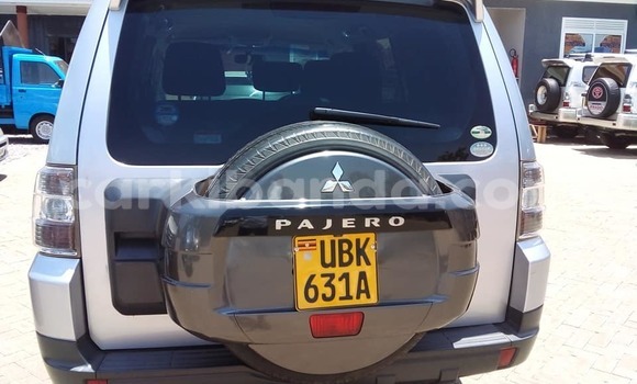 Acheter Occasion Voiture Mitsubishi Pajero Gris à Kampala, Ouganda Acheter Occasion Voiture Mitsubishi Pajero Gris à Kampala, Ouganda