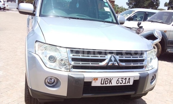 Acheter Occasion Voiture Mitsubishi Pajero Gris à Kampala, Ouganda Acheter Occasion Voiture Mitsubishi Pajero Gris à Kampala, Ouganda