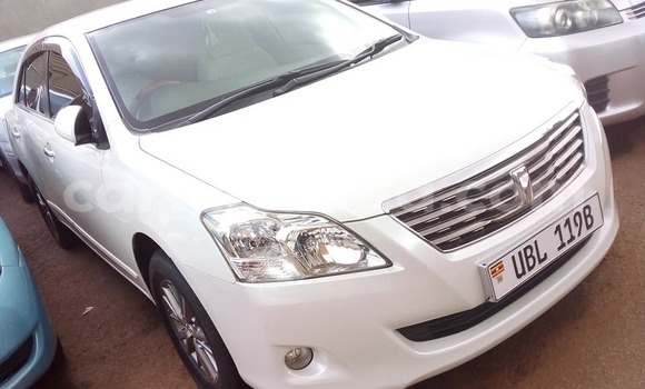 Acheter Occasion Voiture Toyota Premio Blanc à Kampala, Ouganda Acheter Occasion Voiture Toyota Premio Blanc à Kampala, Ouganda