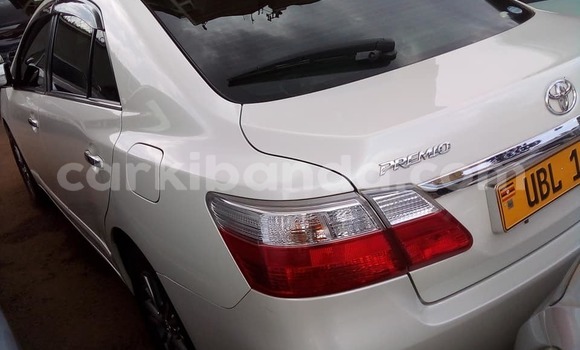 Acheter Occasion Voiture Toyota Premio Blanc à Kampala, Ouganda Acheter Occasion Voiture Toyota Premio Blanc à Kampala, Ouganda