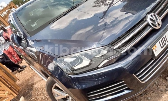 Acheter Occasion Voiture Volkswagen Touareg Bleu à Kampala, Ouganda Acheter Occasion Voiture Volkswagen Touareg Bleu à Kampala, Ouganda