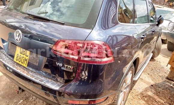 Acheter Occasion Voiture Volkswagen Touareg Bleu à Kampala, Ouganda Acheter Occasion Voiture Volkswagen Touareg Bleu à Kampala, Ouganda