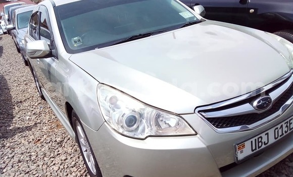 Gura Yakoze Subaru Legacy Silver Imodoka i Kampala mu Uganda