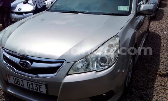 Acheter Occasion Voiture Subaru Legacy Gris à Kampala, Ouganda Acheter Occasion Voiture Subaru Legacy Gris à Kampala, Ouganda