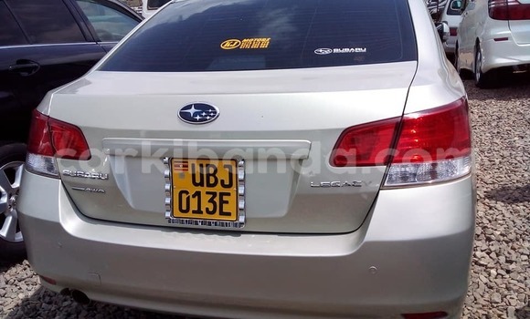 Acheter Occasion Voiture Subaru Legacy Gris à Kampala, Ouganda Acheter Occasion Voiture Subaru Legacy Gris à Kampala, Ouganda