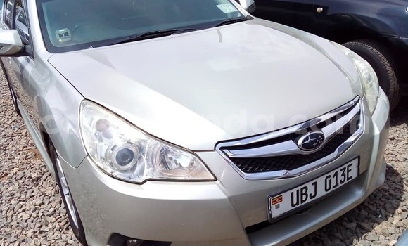 Acheter Occasion Voiture Subaru Legacy Gris à Kampala, Ouganda Acheter Occasion Voiture Subaru Legacy Gris à Kampala, Ouganda