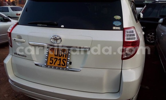 Acheter Occasion Voiture Toyota Vanguard Blanc à Kampala, Ouganda Acheter Occasion Voiture Toyota Vanguard Blanc à Kampala, Ouganda