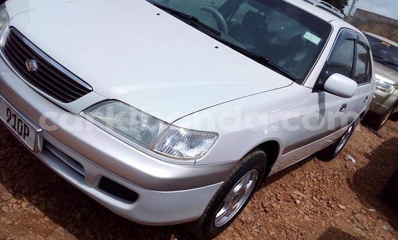Acheter Occasion Voiture Toyota Premio Blanc à Kampala, Ouganda