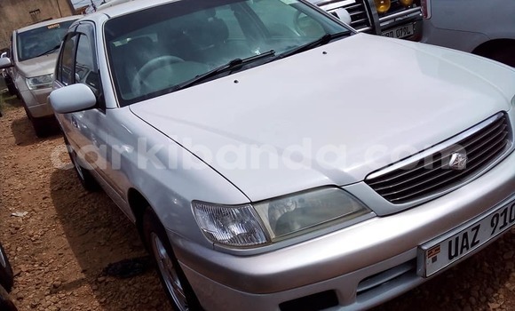 Acheter Occasion Voiture Toyota Premio Blanc à Kampala, Ouganda Acheter Occasion Voiture Toyota Premio Blanc à Kampala, Ouganda