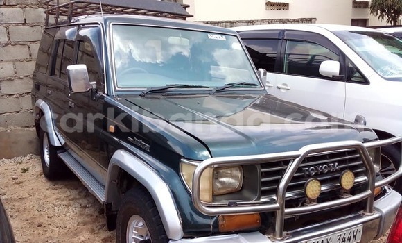 Acheter Occasion Voiture Toyota Land Cruiser Prado Vert à Kampala, Ouganda Acheter Occasion Voiture Toyota Land Cruiser Prado Vert à Kampala, Ouganda