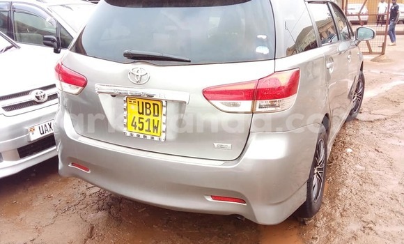Acheter Occasion Voiture Toyota Wish Gris à Kampala, Ouganda Acheter Occasion Voiture Toyota Wish Gris à Kampala, Ouganda