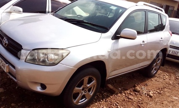 Acheter Occasion Voiture Toyota RAV4 Gris à Kampala, Ouganda Acheter Occasion Voiture Toyota RAV4 Gris à Kampala, Ouganda
