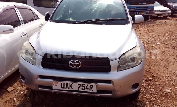 Acheter Occasion Voiture Toyota RAV4 Gris à Kampala, Ouganda Acheter Occasion Voiture Toyota RAV4 Gris à Kampala, Ouganda