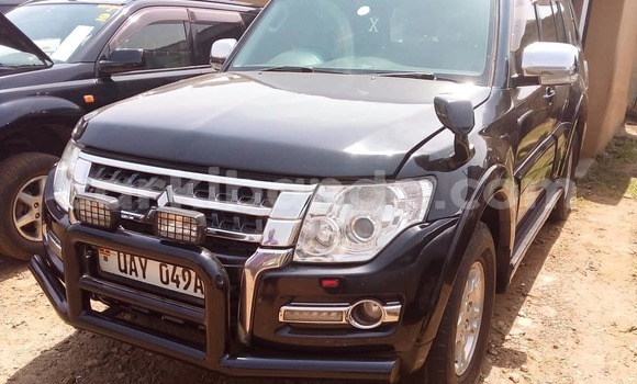 Acheter Occasion Voiture Mitsubishi Pajero Noir à Kampala, Ouganda