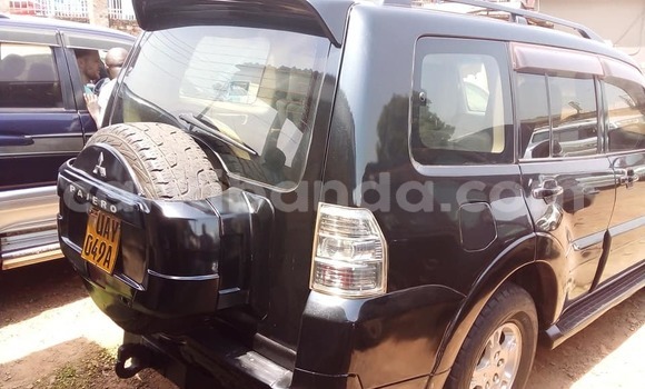 Acheter Occasion Voiture Mitsubishi Pajero Noir à Kampala, Ouganda Acheter Occasion Voiture Mitsubishi Pajero Noir à Kampala, Ouganda