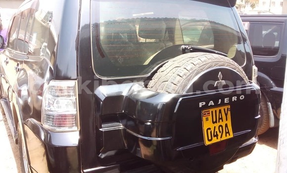 Acheter Occasion Voiture Mitsubishi Pajero Noir à Kampala, Ouganda Acheter Occasion Voiture Mitsubishi Pajero Noir à Kampala, Ouganda