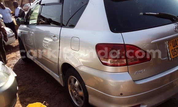 Acheter Occasion Voiture Toyota Ipsum Gris à Kampala, Ouganda Acheter Occasion Voiture Toyota Ipsum Gris à Kampala, Ouganda