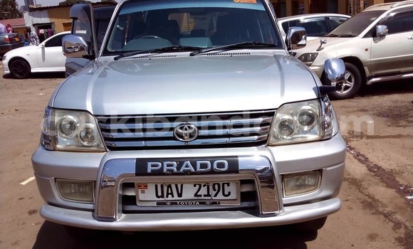 Acheter Occasion Voiture Toyota Land Cruiser Prado Gris à Kampala, Ouganda Acheter Occasion Voiture Toyota Land Cruiser Prado Gris à Kampala, Ouganda