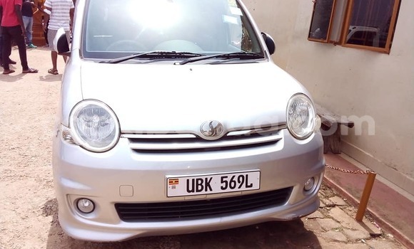 Acheter Occasion Voiture Toyota Sienta Gris à Kampala, Ouganda Acheter Occasion Voiture Toyota Sienta Gris à Kampala, Ouganda