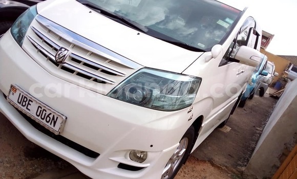 Nunua Ilio tumika Toyota Alphard Nyeupe Gari ndani ya Kampala nchini Uganda