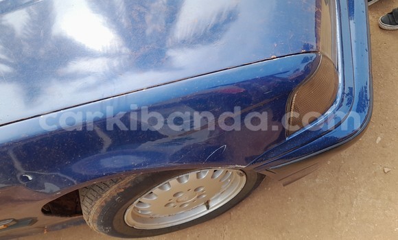 Gura Yakoze BMW 315 Blue Imodoka i Kampala mu Uganda Gura Yakoze BMW 315 Blue Imodoka i Kampala mu Uganda