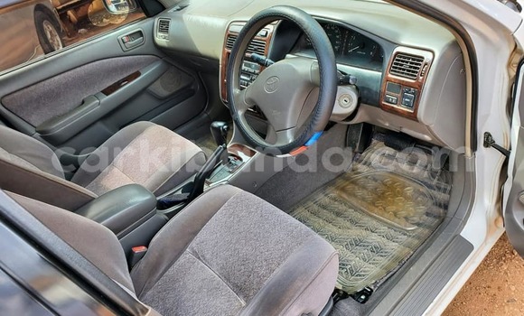 Gura Yakoze Toyota Premio White Imodoka i Kampala mu Uganda Gura Yakoze Toyota Premio White Imodoka i Kampala mu Uganda