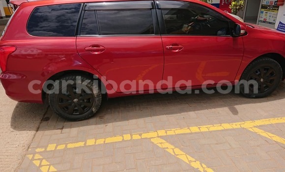 Nunua Ilio tumika Toyota Fielder Nyekundu Gari ndani ya Kampala nchini Uganda