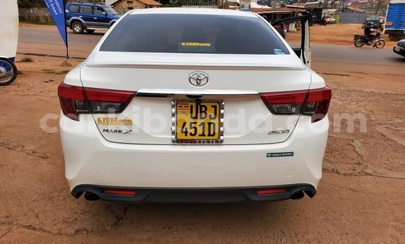 Gura Yakoze Toyota Mark X White Imodoka i Kampala mu Uganda Gura Yakoze Toyota Mark X White Imodoka i Kampala mu Uganda