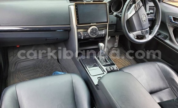 Gura Yakoze Toyota Mark X White Imodoka i Kampala mu Uganda Gura Yakoze Toyota Mark X White Imodoka i Kampala mu Uganda