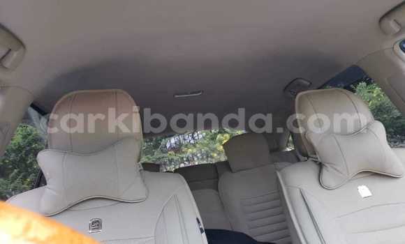 Gura Yakoze Toyota Harrier White Imodoka i Kampala mu Uganda Gura Yakoze Toyota Harrier White Imodoka i Kampala mu Uganda