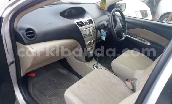 Gura Yakoze Toyota Belta Silver Imodoka i Kampala mu Uganda Gura Yakoze Toyota Belta Silver Imodoka i Kampala mu Uganda