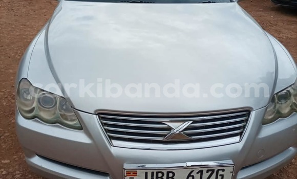 Nunua Ilio tumika Toyota Mark X Fedha Gari ndani ya Kampala nchini Uganda Nunua Ilio tumika Toyota Mark X Fedha Gari ndani ya Kampala nchini Uganda