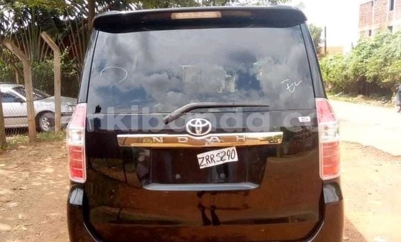 Gura Yakoze Toyota Noah Black Imodoka i Kampala mu Uganda Gura Yakoze Toyota Noah Black Imodoka i Kampala mu Uganda