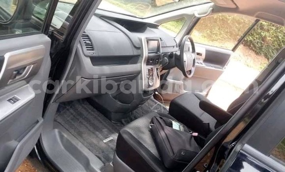 Gura Yakoze Toyota Noah Black Imodoka i Kampala mu Uganda Gura Yakoze Toyota Noah Black Imodoka i Kampala mu Uganda