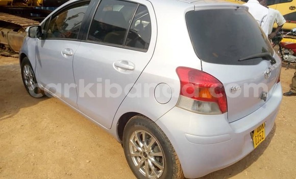 Gura Yakoze Toyota Vitz Silver Imodoka i Kampala mu Uganda Gura Yakoze Toyota Vitz Silver Imodoka i Kampala mu Uganda