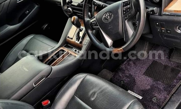 Acheter Occasion Voiture Toyota Alphard Blanc à Kampala, Ouganda Acheter Occasion Voiture Toyota Alphard Blanc à Kampala, Ouganda