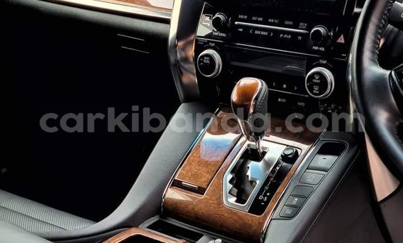 Acheter Occasion Voiture Toyota Alphard Blanc à Kampala, Ouganda Acheter Occasion Voiture Toyota Alphard Blanc à Kampala, Ouganda