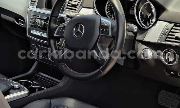 Gura Yakoze Mercedes‒Benz ML–Class White Imodoka i Kampala mu Uganda Gura Yakoze Mercedes‒Benz ML–Class White Imodoka i Kampala mu Uganda