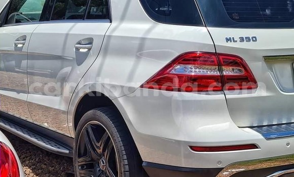 Gura Yakoze Mercedes‒Benz ML–Class White Imodoka i Kampala mu Uganda Gura Yakoze Mercedes‒Benz ML–Class White Imodoka i Kampala mu Uganda