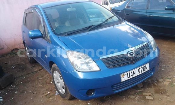Gura Yakoze Toyota Spacio Blue Imodoka i Kampala mu Uganda Gura Yakoze Toyota Spacio Blue Imodoka i Kampala mu Uganda