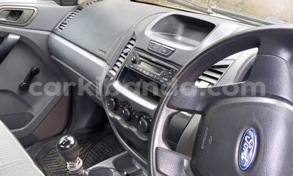 Gura Yakoze Ford Ranger White Imodoka i Kampala mu Uganda Gura Yakoze Ford Ranger White Imodoka i Kampala mu Uganda