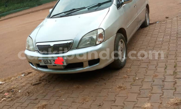 Acheter Occasion Voiture Toyota Nadia Gris à Kampala, Ouganda