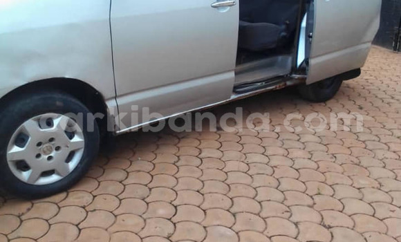 Gura Yakoze Toyota Noah Silver Imodoka i Kampala mu Uganda Gura Yakoze Toyota Noah Silver Imodoka i Kampala mu Uganda