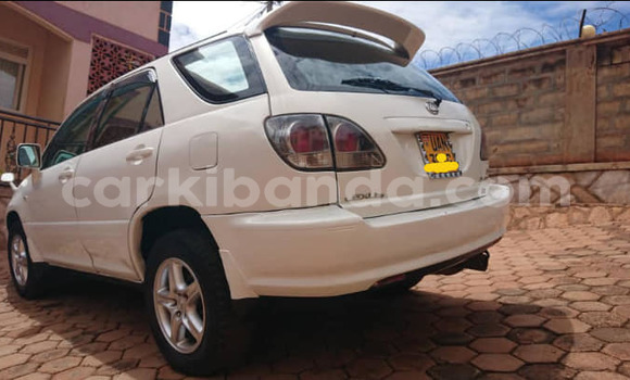 Gura Yakoze Lexus RX White Imodoka i Kampala mu Uganda Gura Yakoze Lexus RX White Imodoka i Kampala mu Uganda