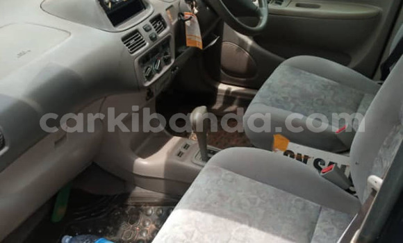 Gura Yakoze Toyota Spacio Blue Imodoka i Kampala mu Uganda Gura Yakoze Toyota Spacio Blue Imodoka i Kampala mu Uganda