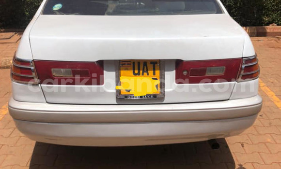 Gura Yakoze Toyota Premio White Imodoka i Kampala mu Uganda Gura Yakoze Toyota Premio White Imodoka i Kampala mu Uganda