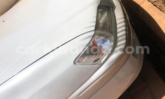 Gura Yakoze Toyota Premio White Imodoka i Kampala mu Uganda Gura Yakoze Toyota Premio White Imodoka i Kampala mu Uganda