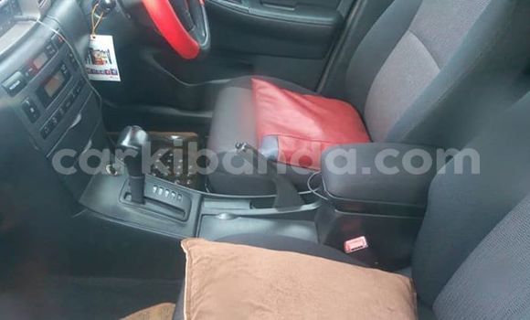 Gura Yakoze Toyota Allex Silver Imodoka i Kampala mu Uganda Gura Yakoze Toyota Allex Silver Imodoka i Kampala mu Uganda